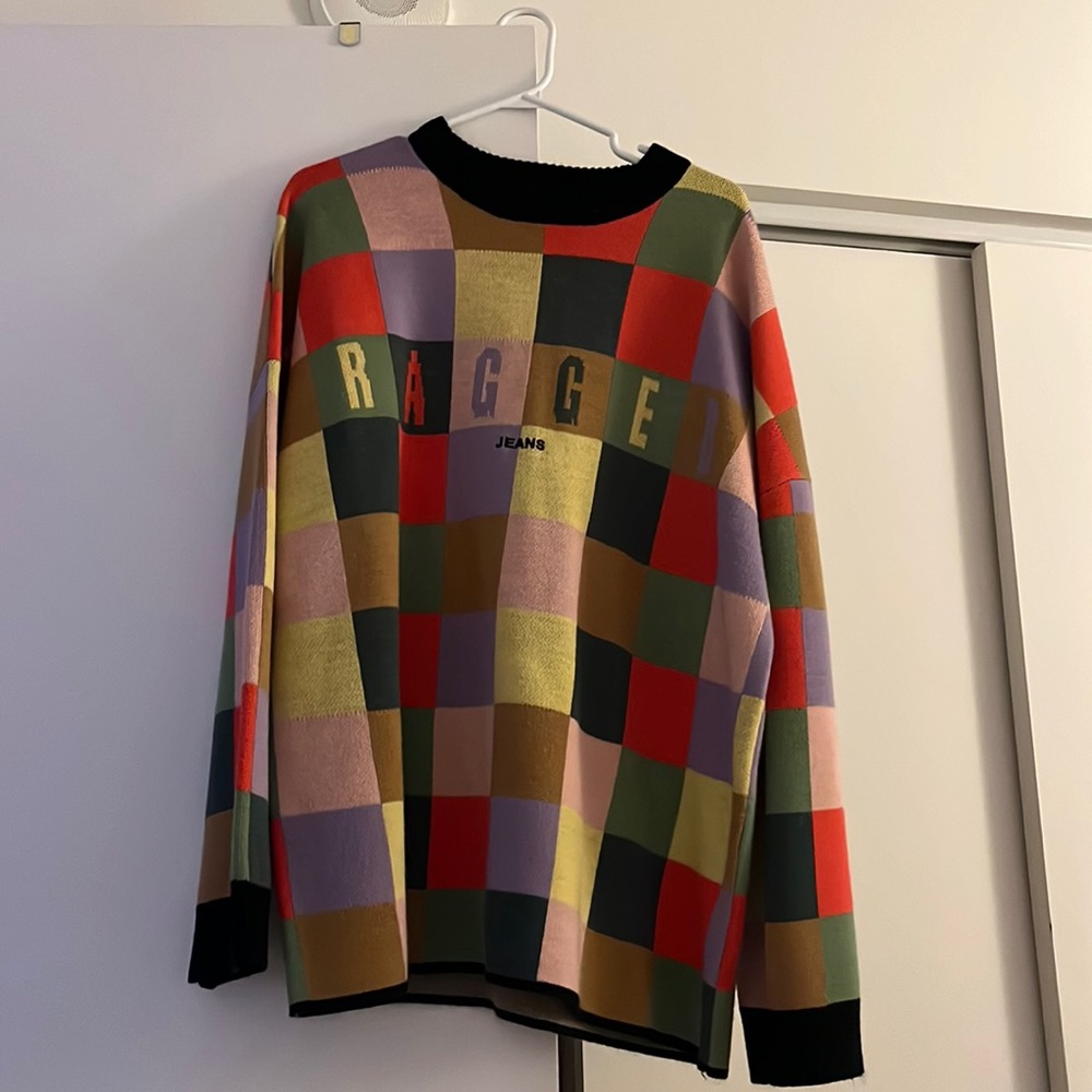 Ragged sweater worn 2 times. Good condition.